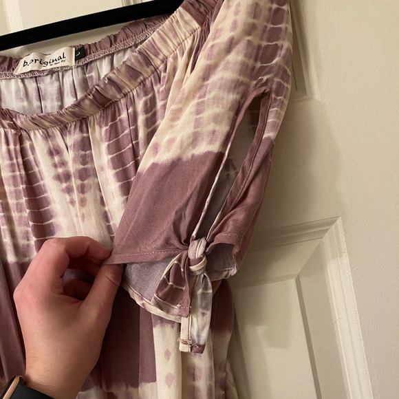 Off the shoulder Top - Picture 3 of 4